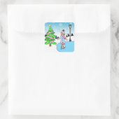 雪の多い冬の日にクリスマスのエスニックアイススケーター スクエアシール (バッグ)