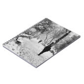 雪の多い冬の日に公園の人々 ノートブック (左側)