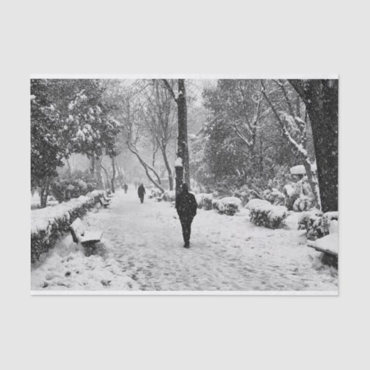 雪の多い冬の日に公園の人々 薄葉紙 (正面)