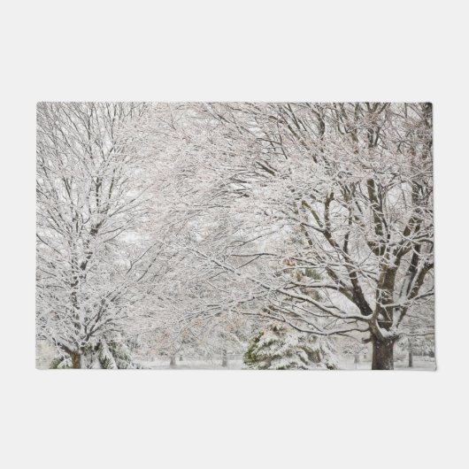 雪の多い冬の森 ドアマット (正面)