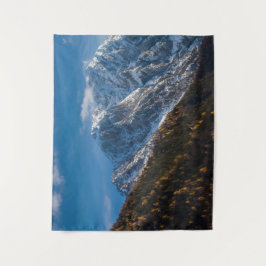 雪の多い山々で秋と冬 タペストリー