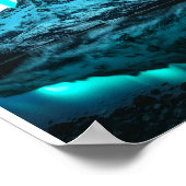 雪の多い山の上の北の光 ポスター (角)