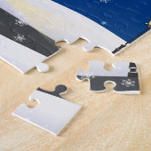 雪の多い村の居心地の良いブルークリスマスナイト ジグソーパズル (側面)