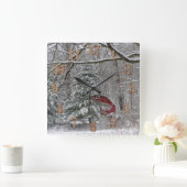 雪の多い赤い納屋 スクエア壁時計 (ホーム)