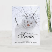 雪の多い雪だるまに座っているクリスマスアウトドア シーズンカード (正面)