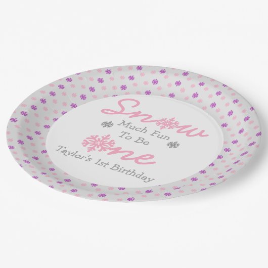 雪の多くのおもしろいが一つになる ペーパープレート (アングル)