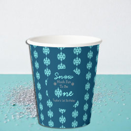 雪の多くのおもしろいが一つになる 紙コップ