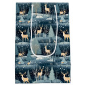 雪の夜の鹿のフィールド ミディアムペーパーバッグ (裏面)