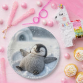 雪の天使を作るクリスマスのペンギン ペーパープレート (パーティー)