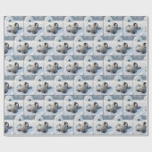 雪の天使を作るクリスマスのペンギン ラッピングペーパー (フラット)