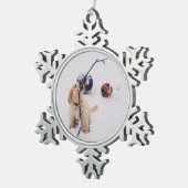 雪の子犬の演劇 スノーフレークピューターオーナメント (右)