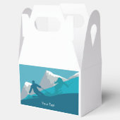 雪の山のアルパインスキーヤーパーソナライズされた フェイバーボックス (オープン)