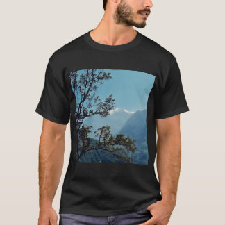 雪の峰のデザインTシャツ Tシャツ