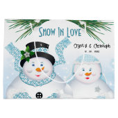 雪の愛の冬の結婚式 ラージペーパーバッグ (裏面)