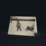 雪の挨拶状の鶏 カード<br><div class="desc">元のイメージはヴィンテージの鶏最初の十年の私のコレクションから撮影し、さかのぼります20世紀のです。 3羽の鶏が付いているワゴンを引っ張っている男の子のこのスナップショットは冬の季節の精神を捕獲します。 詳細を-男の子の帽子、石鹸箱からなされるワゴンおよび幸福に2羽の雌鶏との乗車のために行っているオンドリのふさ見てみて下さい。 それが微笑するのを見る皆を作って確実ののはイメージです。</div>