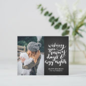 雪の日コージーナイツスクリプト | 黒板写真 シーズンポストカード (スタンド正面)