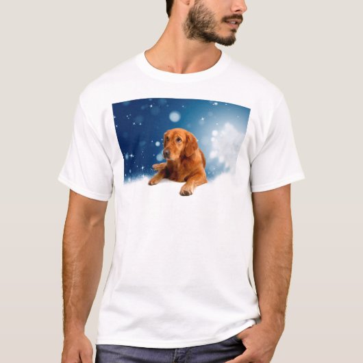 雪の星に座る、かわいいゴールデンレトリバー犬 Tシャツ (正面)