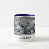 雪の木が雪の冬のアートマグカップ マグカップ (中央)