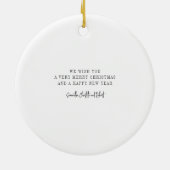 雪の松と家族の写真クリスマスホリデー セラミックオーナメント (裏面)