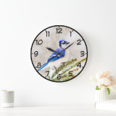 雪の松の木の中の青いカケス ラージ壁時計 (ホーム)