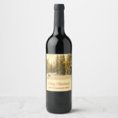 雪の松の木の森の写真クリスマス ワインラベル (正面)