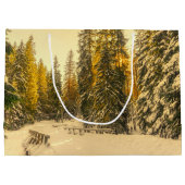 雪の松の木の森自然写真 ラージペーパーバッグ (裏面)