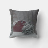 雪の枕に赤い納屋 クッション (裏面)