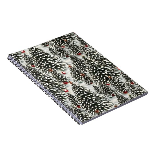 雪の森がクリスマスツリーを覆った ノートブック (右側)