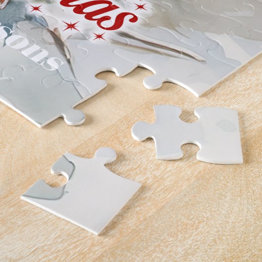 雪の森の中の雪だるまと冬のクリスマスシーン ジグソーパズル (側面)