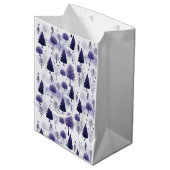 雪の森の紫のクリスマス ミディアムペーパーバッグ (正面アングル)