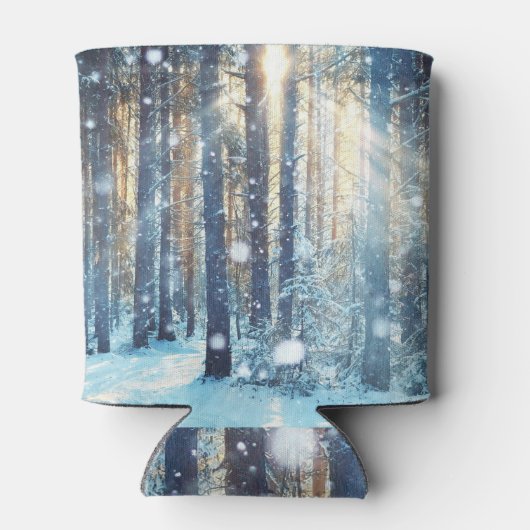 雪の森の霜の降りた冬の風景 缶クーラー (裏面)