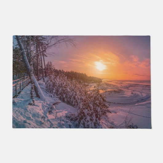 雪の海岸に沈む夕日 ドアマット (正面)
