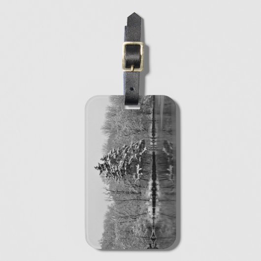 雪の湖の冬のワンダーランド、黒と白 ラゲッジタグ (正面縦)