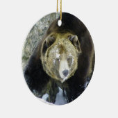 雪の灰色グマのポートレート セラミックオーナメント (右)