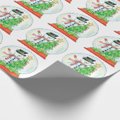 雪の玉の中の可愛らしい雪だるまのクリスマスツリー ラッピングペーパー (角)