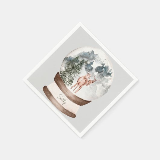 雪の球カスタムの家族の名前ウッドランドクリスマス スタンダードカクテルナプキン (角)