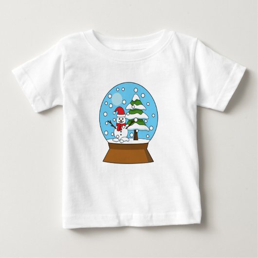 雪の球体雪だるまと松の木 ベビーTシャツ (正面)