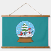 雪の球体(鳥)ショウジョウコウカンチョウ雪だるまと松の木 吊り下げ型タペストリー (正面)