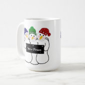 雪の看板を持つ3人の雪だるま コーヒーマグカップ (正面左)