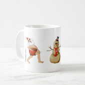 雪の眠りの精が付いている水泳パンツのサンタ コーヒーマグカップ (正面左)