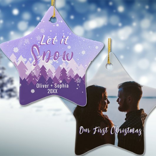 雪の紫を私たちの初めてのクリスマス セラミックオーナメント