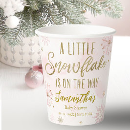 雪の結晶がベビーシャワーの途中にある 紙コップ