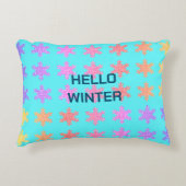 雪の結晶のパターン こんにちは冬 タイポグラフィー 青 アクセントクッション (正面)
