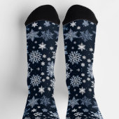 雪の結晶の冬のデザイン 青い 冷たい かわいい ソックス (上部)