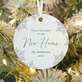 雪の結晶の初めてのクリスマスが新しい家に メタルオーナメント