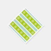 雪の結晶を使ったクリスマスグリーンとブルーのストライプ スタンダードカクテルナプキン (角)