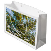 雪の緑のクリスマスツリー ラージペーパーバッグ (裏面アングル)