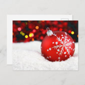 雪の赤いクリスマスの飾り ポストカード (正面/裏面)