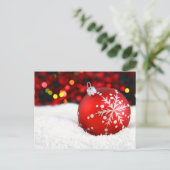 雪の赤いクリスマスの飾り ポストカード (スタンド正面)