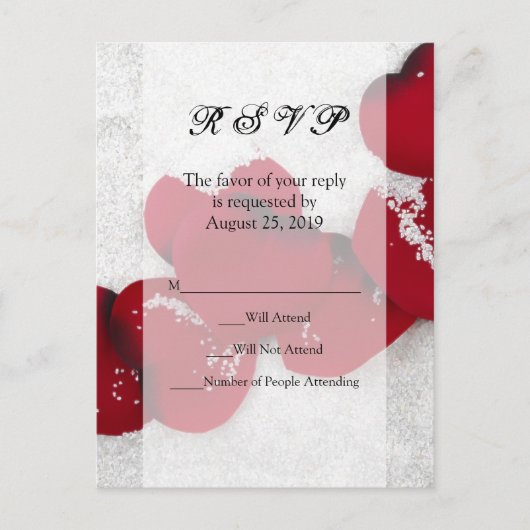 雪の赤いバラの花びら、冬の結婚式 インビテーションポストカード (正面)